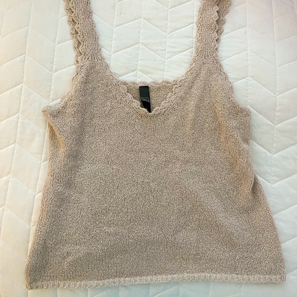 soft knit top never worn no tags
